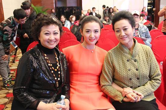 王丽云爆料母女视频播放,亲情瞬间感动网友  第3张